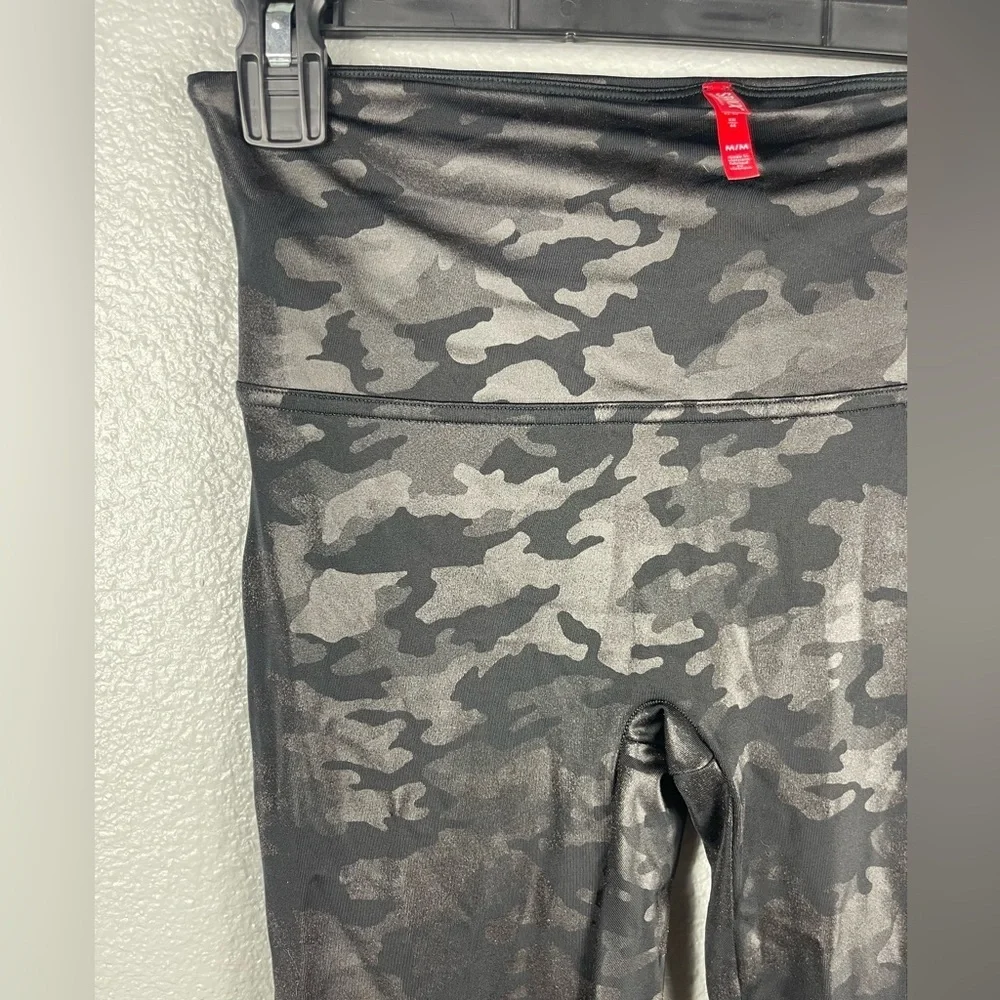 Spanx Faux Leather Camo-Print High Waisted Black Metallic Leggings Womens M - Picture 4 of 8